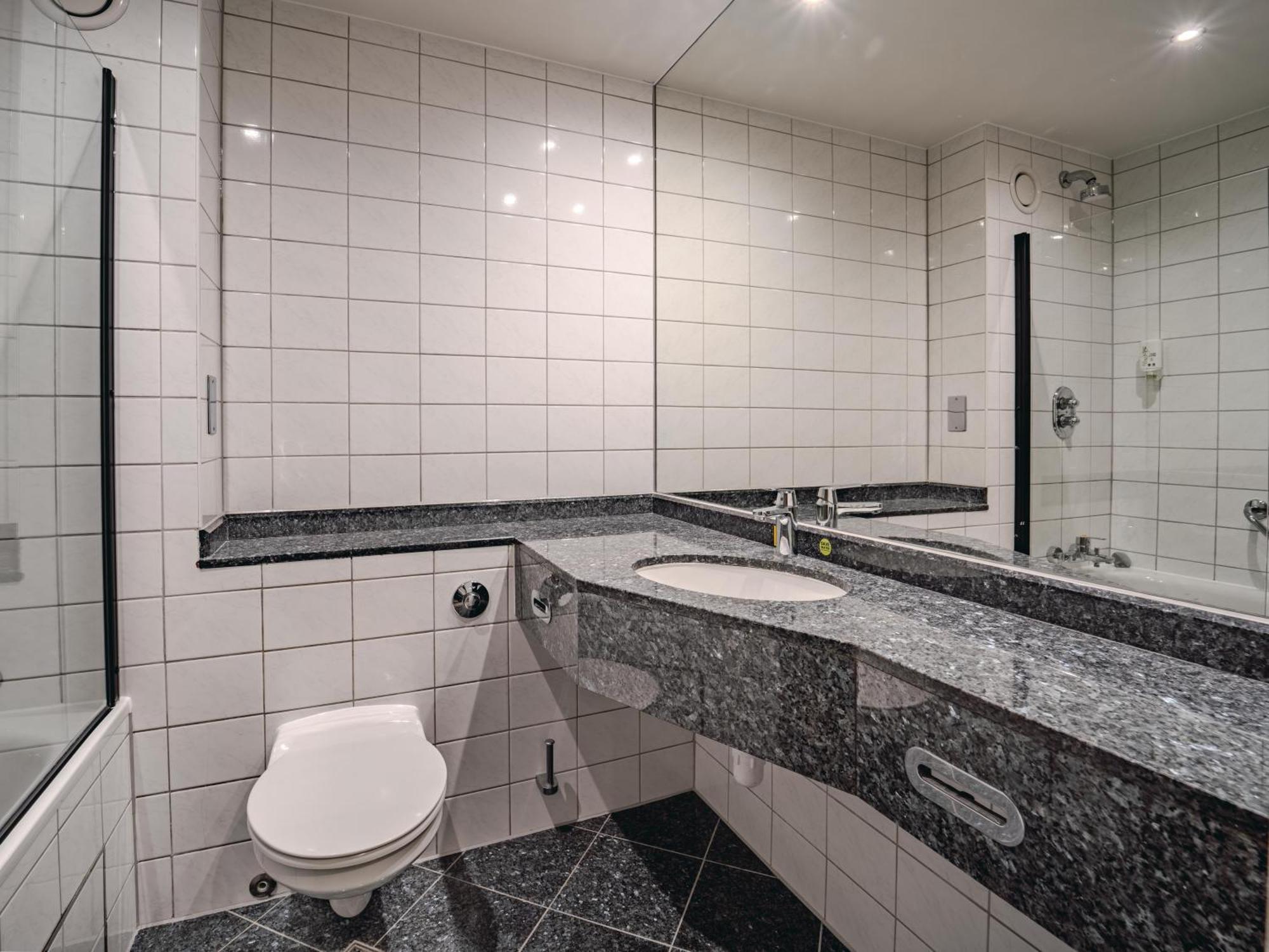 B&B Hotel London Heathrow Slough Dış mekan fotoğraf