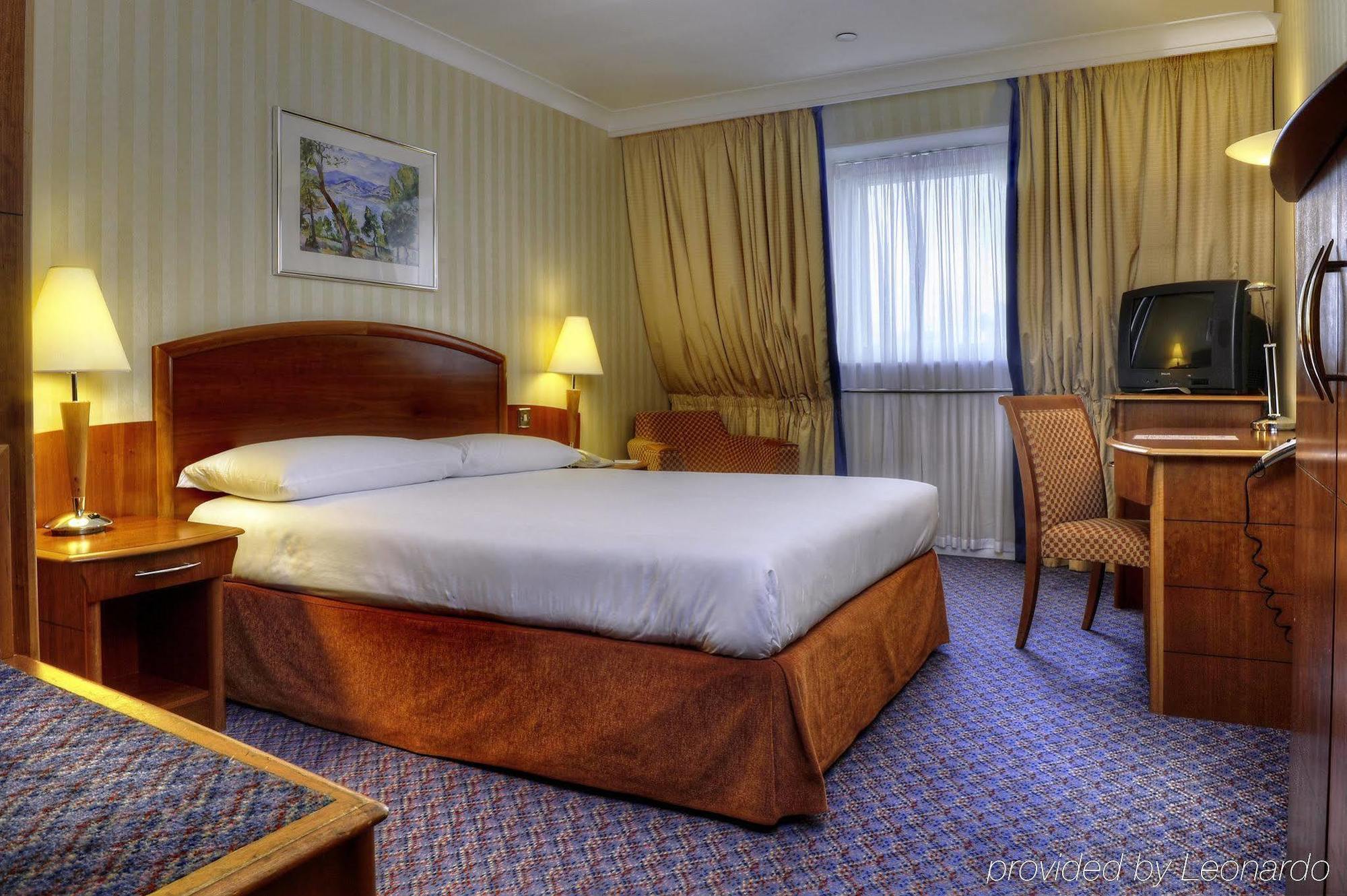 B&B Hotel London Heathrow Slough Dış mekan fotoğraf