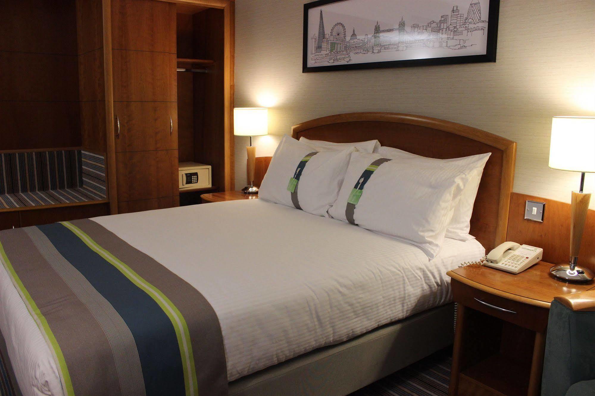 B&B Hotel London Heathrow Slough Dış mekan fotoğraf
